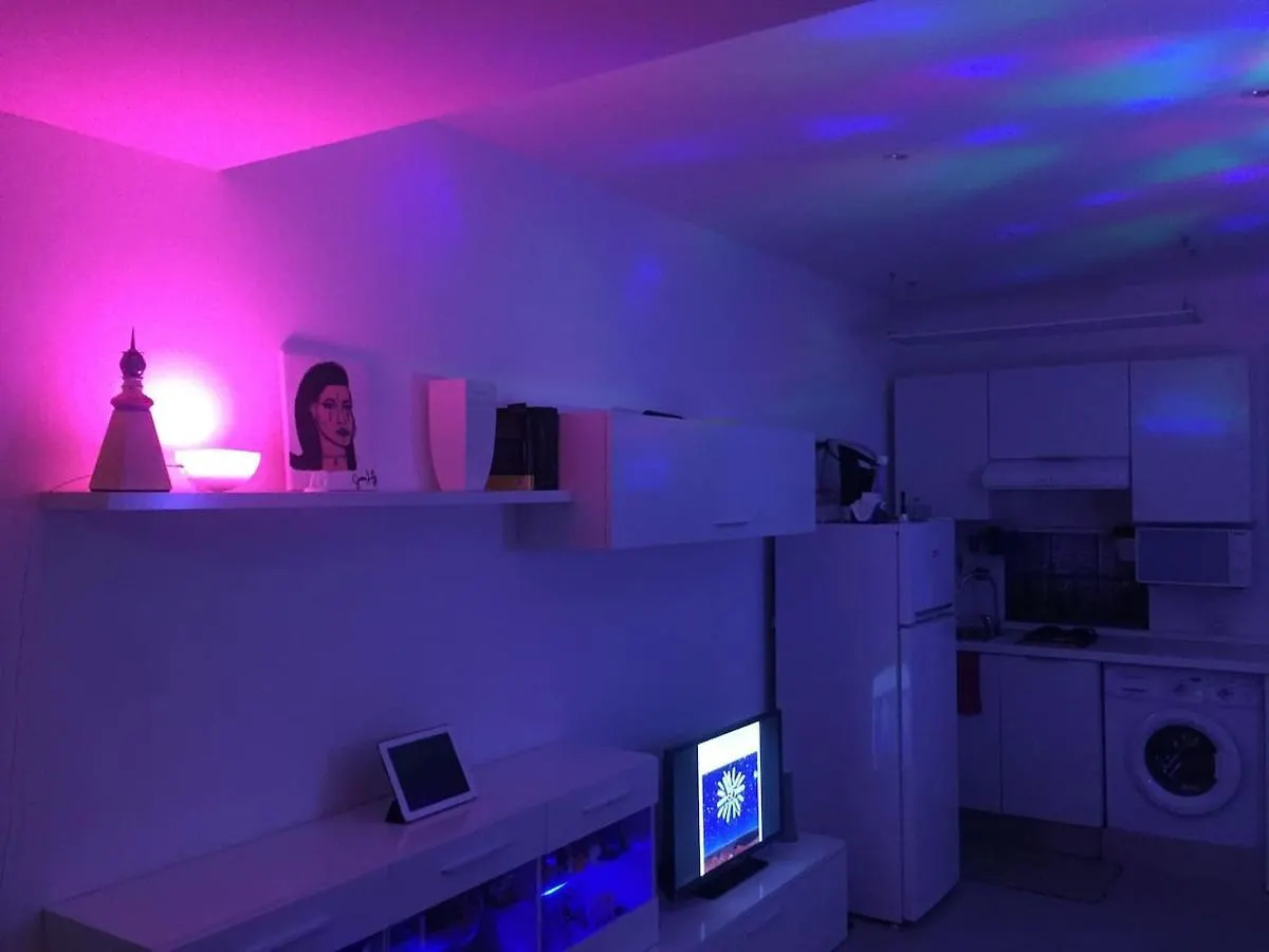 White Home. Casa Relax, Piscina, Free Wi-Fi & Posto Auto. Palermo 0*,